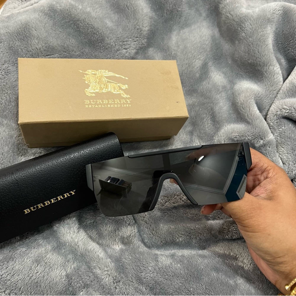 Burberry Logo Detail Rectangular Sunglasses